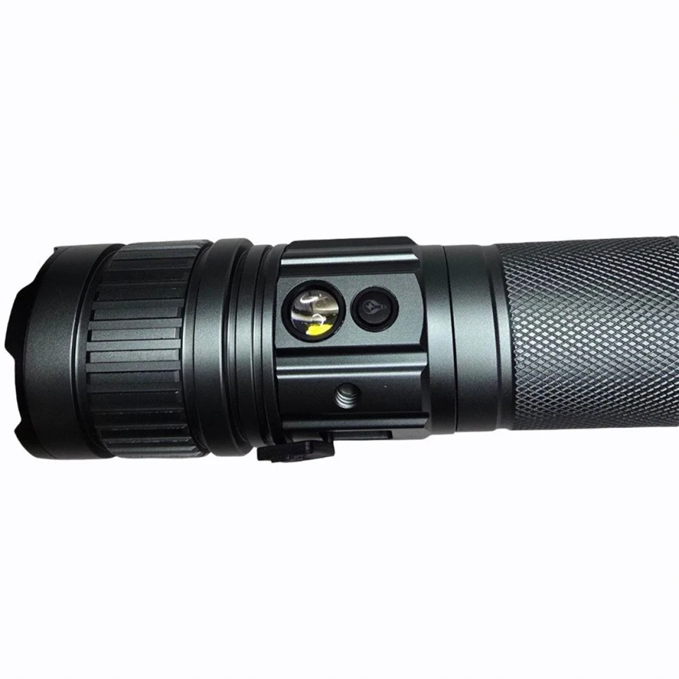 Nagy méretű és kapacitású elemlámpa - CB-G910